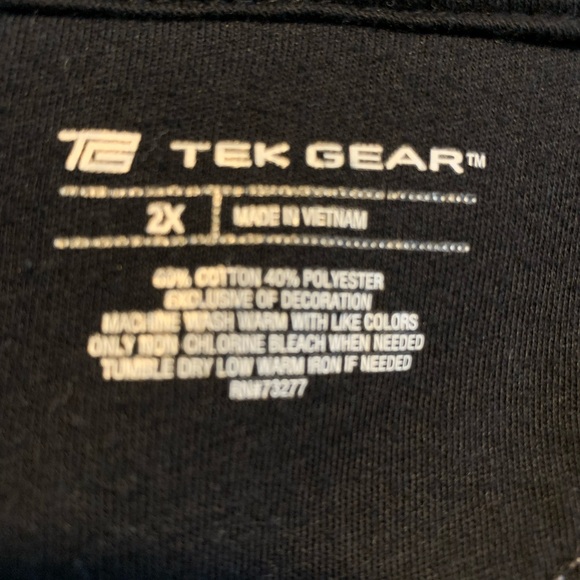 Tek Gear gray sweatshirt. The string is removed. - Picture 2 of 2